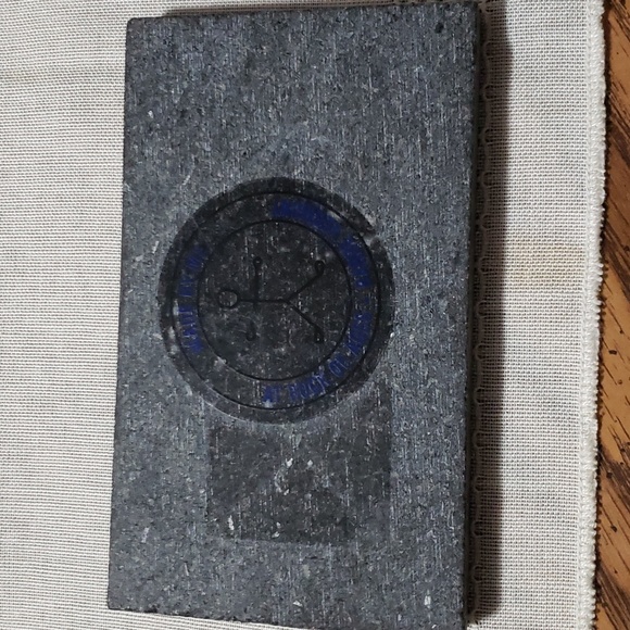 Vermont Granite Sculpture of Odie the Dog - Picture 5 of 6